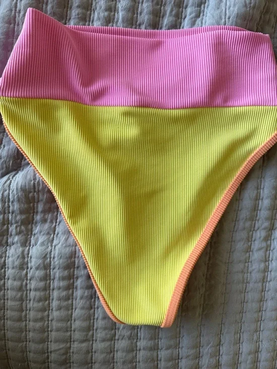 Beach Riot Ribbed Bikini - Picture 4 of 7